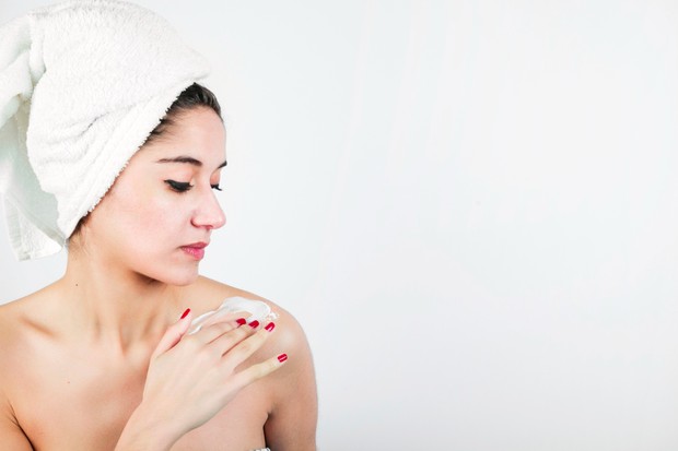 Bagian tubuh yang terlindungi oleh pakaian juga harus dilindungi oleh nutrisi untuk menjaga kelembaban secara menyeluruh.