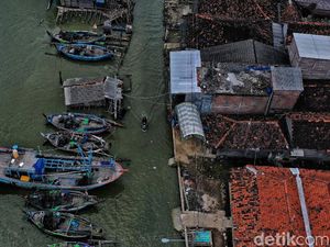 Nestapa Warga Demak Bertahan di Rob yang Tak Pernah Usai