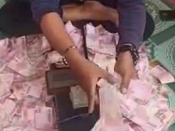 Aksi Ustaz Gondrong di Bekasi Gandakan Uang hingga Viral di Medsos