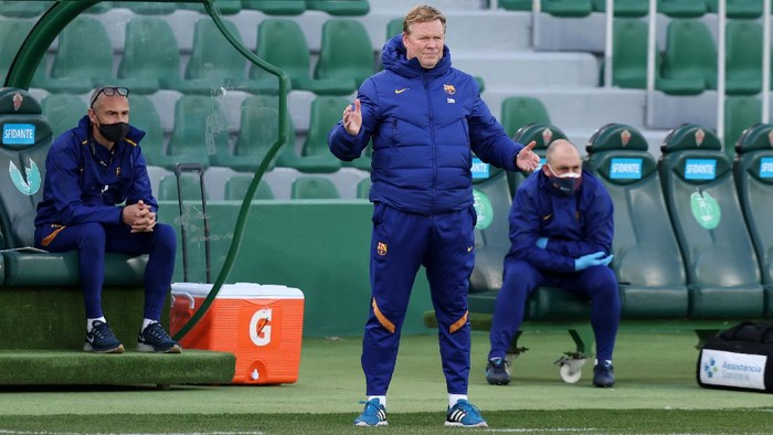 ELCHE, SPAIN - JANUARY 24: Ronald Koeman, Head Coach of FC Barcelona reacts during the La Liga Santander match between Elche CF and FC Barcelona at Estadio Martinez Valero on January 24, 2021 in Elche, Spain. Sporting stadiums around Spain remain under strict restrictions due to the Coronavirus Pandemic as Government social distancing laws prohibit fans inside venues resulting in games being played behind closed doors. (Photo by Angel Martinez/Getty Images)