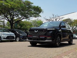 Merasakan Sensasi Teknologi Semi Otonom di Wuling Almaz RS