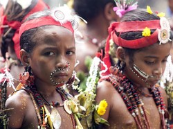 Mengejutkan, Suku di Papua Nugini Sudah Mengenal Seks Sejak Umur 6 Tahun
