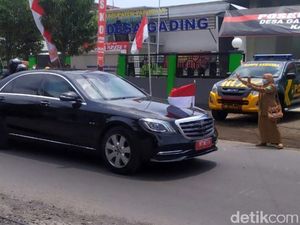 Antusias Warga Sambut Jokowi Saat Akan Resmikan SPAM Umbulan