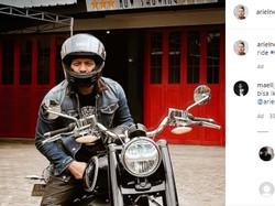Ariel Noah Riding Pakai Motor Sultan, Intip Harga Helm dan Motornya
