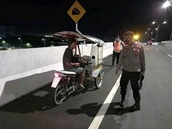 Pemotor-Bentor Ikut Jajal Tol Layang AP Pettarani Makassar, Diamankan Petugas