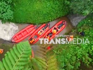 Celebrity on Vacation: Rafting Sepanjang 500 Meter di Bogor Celebrity on Vacation: Rafting Sepanjang 500 Meter di Bogor