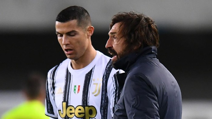 VERONA, ITALY - FEBRUARY 27: Cristiano Ronaldo of Juventus and  Andrea Pirlo head coach of Juventus during the Serie A match between Hellas Verona FC and Juventus at Stadio Marcantonio Bentegodi on February 27, 2021 in Verona, Italy. (Photo by Alessandro Sabattini/Getty Images )