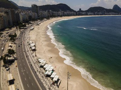 Duh! Pantai Brasil di Lockdown Lagi