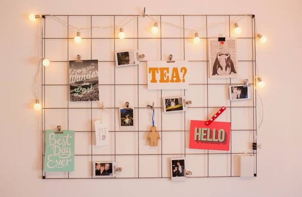 Mesh board dengan fairy lights.