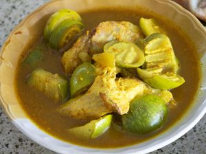 Resep Ikan Nila Kuah Kuning yang Gurih Segar Resep Ikan Nila Kuah Kuning yang Gurih Segar