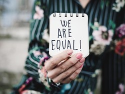 Feminisme Adalah Gerakan Kesetaraan Gender Perempuan di Berbagai Bidang