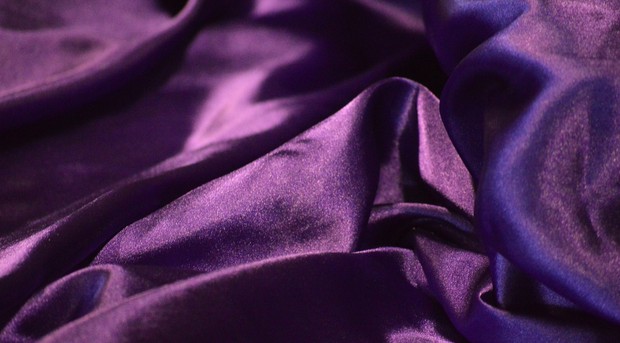 Ilustrasi kain satin.