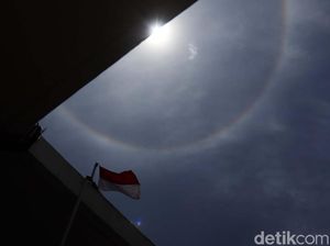 Matahari Halo Hiasi Langit Bandung