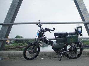 Motor Listrik dari Bangkai Honda C70, Tenaga Pakai Baterai Laptop dan Kamera