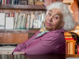 Sosok Nawal El Saadawi, Tokoh Feminis Dunia Arab yang Berani dan Berbahaya Sosok Nawal El Saadawi, Tokoh Feminis Dunia Arab yang Berani dan Berbahaya
