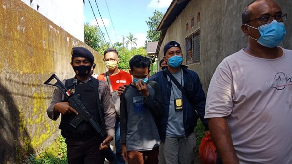 Pelaku diduga menyebarkan hoax jaksa terima suap sidang Habib Rizieq ditangkap di Takalar, Sulsel (dok. Istimewa). Pelaku diduga menyebarkan hoax jaksa terima suap sidang Habib Rizieq ditangkap di Takalar, Sulsel (dok. Istimewa).