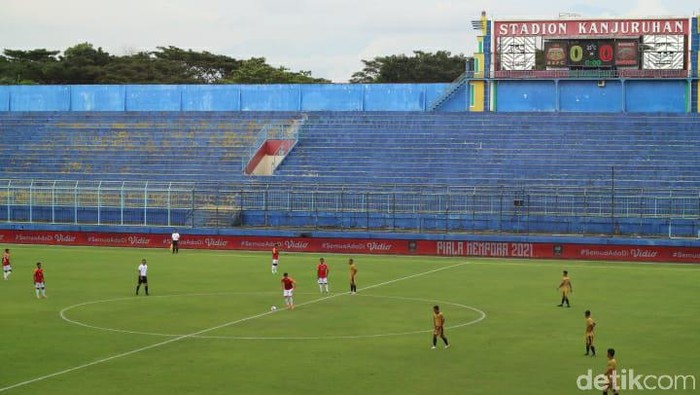 Pertandingan Piala Menpora 2021 antara Bhayangkara Solo FC vs Borneo FC.