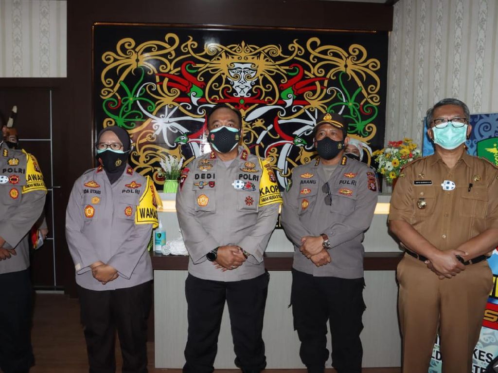 Polda Kalteng Resmikan 14 Ruangan Baru & Rilis 2 Aplikasi Digital Polda Kalteng Resmikan 14 Ruangan Baru & Rilis 2 Aplikasi Digital