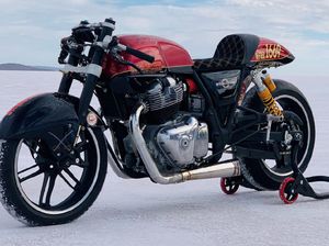Royal Enfield Interceptor 650 Pecahkan Rekor, Tembus 212,514 Km/jam Royal Enfield Interceptor 650 Pecahkan Rekor, Tembus 212,514 Km/jam