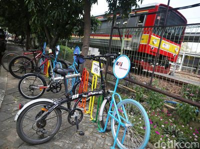 Stasiun Bekasi Juga Punya Fasilitas Parkir Sepeda Lho