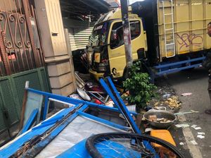 Truk Seruduk Gerobak Ketupat Sayur di Tanah Abang, Tewaskan Lansia