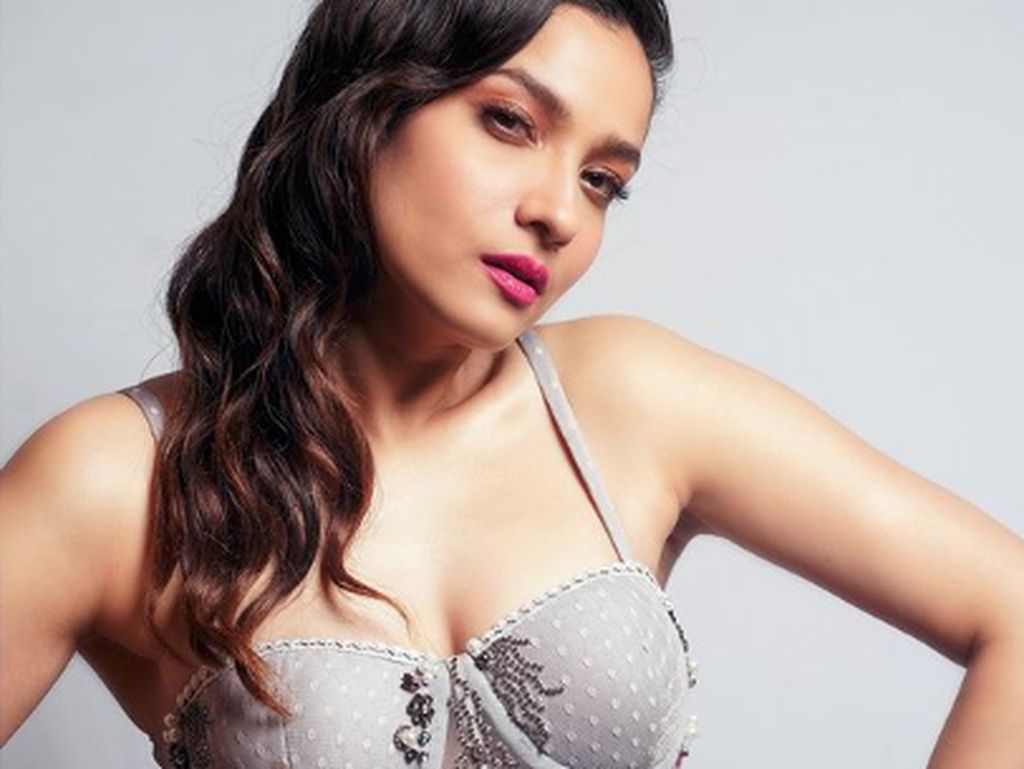 Ankita Lokhande Ungkap Kisah Cintanya dengan Sushant Singh Rajput Ankita Lokhande Ungkap Kisah Cintanya dengan Sushant Singh Rajput