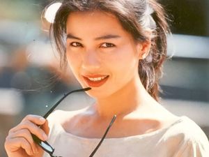 Dicap Wanita Tercantik Oleh Andy Lau, Cherie Chung Belum Move On Dicap Wanita Tercantik Oleh Andy Lau, Cherie Chung Belum Move On