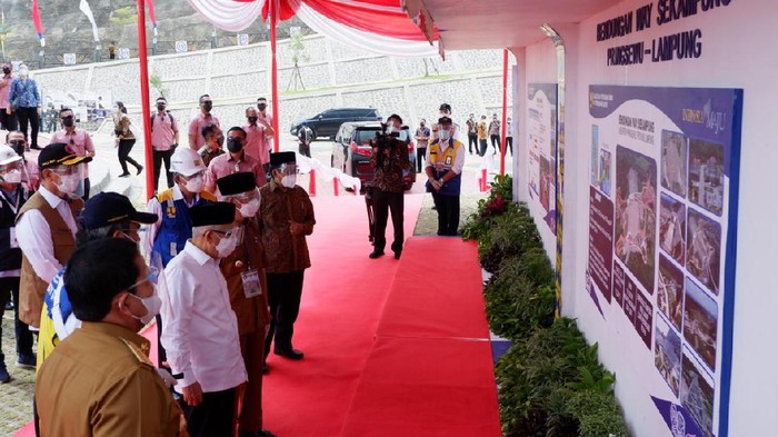Wakil Presiden (Wapres) Ma'ruf Amin menyambangi Bendungan Way Sekampung, Lampung. Intip yuk penampakan bendungannya.