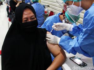 Vaksinasi COVID-19 Tak Batalkan Puasa! Perhatikan Hal Ini Sebelum Disuntik Vaksinasi COVID-19 Tak Batalkan Puasa! Perhatikan Hal Ini Sebelum Disuntik