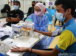 Vaksinasi COVID-19 Dibayang-bayangi Masa Kedaluwarsa