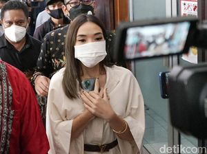 Beda Sikap Nobu dan Gisel Tanggapi Hubungan Gelap Kembali Diungkit Beda Sikap Nobu dan Gisel Tanggapi Hubungan Gelap Kembali Diungkit