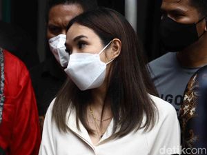 Gisel Kembali Diperiksa Terkait Kasus Asusila Gisel Kembali Diperiksa Terkait Kasus Asusila