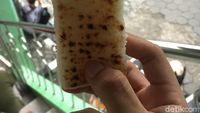 Harum Gurih Jadah Bakar di Pasar Beringharjo Yogyakarta