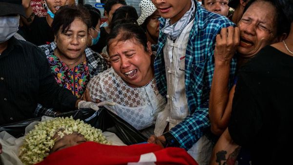 Jerit Tangis Keluarga Korban yang Ditembak Militer Myanmar
