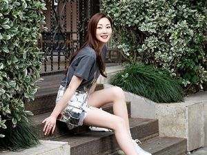 Joey Meng, Aktris Pemilik Kaki Terindah di Hong Kong Joey Meng, Aktris Pemilik Kaki Terindah di Hong Kong