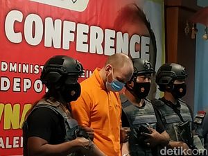 Sempat Kabur, WN Rusia Buron Interpol di Bali Akhirnya Dideportasi Sempat Kabur, WN Rusia Buron Interpol di Bali Akhirnya Dideportasi