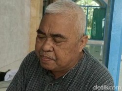 Muazin Buta Ini Merasa Lebih Merdu Saat Azan Zuhur Karena Perut Kosong