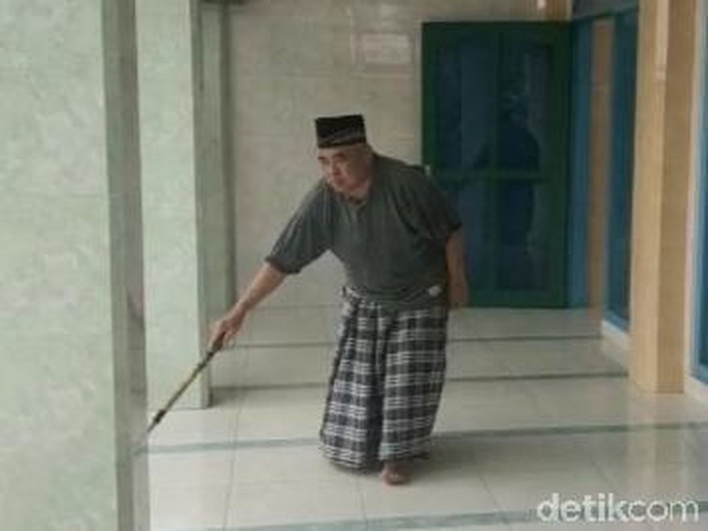 Perjalanan Hidup Muazin Buta Bersuara Merdu di Banyuwangi Perjalanan Hidup Muazin Buta Bersuara Merdu di Banyuwangi