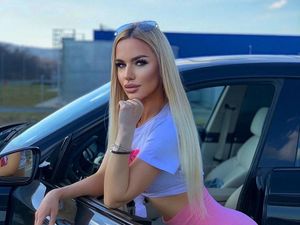 Model Cantik Ini Tolak Tawaran Rp 1 M Goda Novak Djokovic