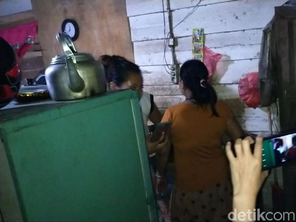 Prostitusi Berkedok Warung Kopi di Sumsel Dibongkar, 4 PSK Diamankan Prostitusi Berkedok Warung Kopi di Sumsel Dibongkar, 4 PSK Diamankan