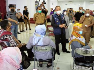 Persiapan PTM, Ribuan Guru di Majalengka Mulai Divaksinasi Corona