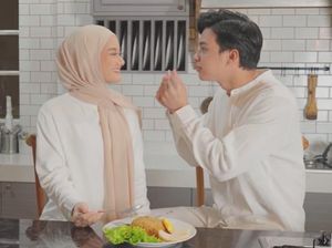 Romantisnya Dinda Hauw dan Rey Mbayang Saat Makan Bareng Romantisnya Dinda Hauw dan Rey Mbayang Saat Makan Bareng