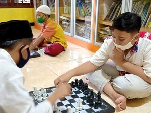 Unik! Terapi Catur Ini Bisa Atasi Stress dan Depresi Lho Unik! Terapi Catur Ini Bisa Atasi Stress dan Depresi Lho