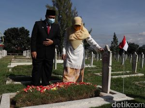 Peringati Bandung Lautan Api, Oded-Yana Ziarah ke Makam Pahlawan