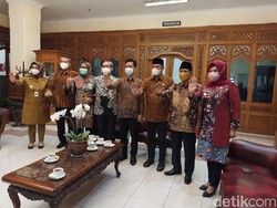 Gibran Rapat Bareng 6 Bupati Solo Raya, Bahas Apa?