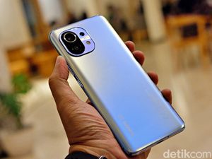 Xiaomi Dituding Lambatkan Performa Mi 11 Xiaomi Dituding Lambatkan Performa Mi 11