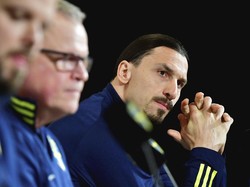 Ibrahimovic Nangis di Konferensi Pers Timnas Swedia