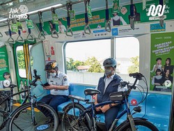 Sepeda Antik yang Dibawa Anies Naik MRT