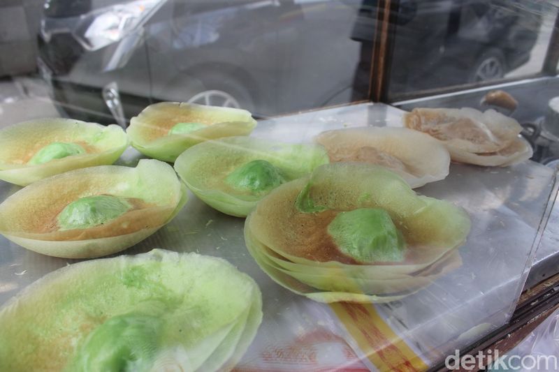 Asyiknya Jajan Es Cincau hingga Kue Ape di Pasar Mayestik