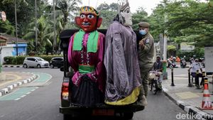 Foto: Satpol PP DKI Razia Ondel-ondel di Jakarta